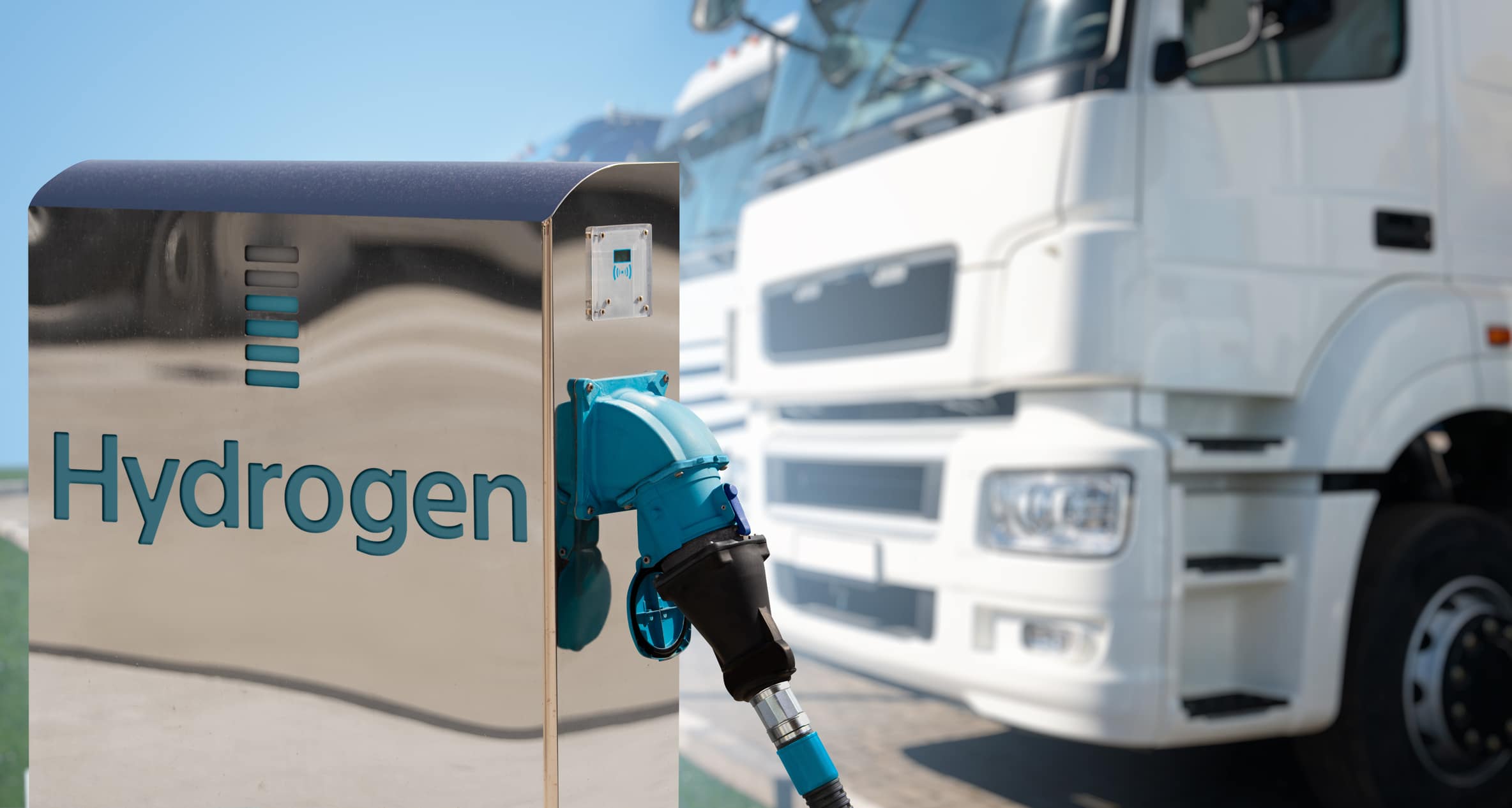 Hydrogen fueling station with trucks